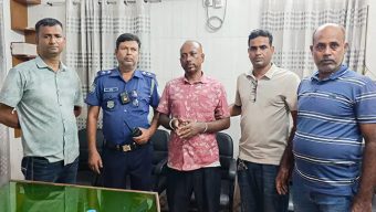 হাতকড়াসহ পালানো আ’লীগ নেতা ৮ ঘণ্টা পর আ ট ক