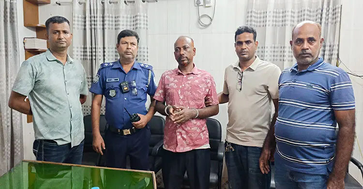 হাতকড়াসহ পালানো আ’লীগ নেতা ৮ ঘণ্টা পর আ ট ক