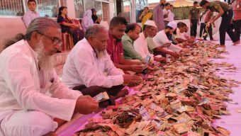 শাহজালালের মাজারের দানবাক্স খুলেছে, চলছে টাকা গণনা