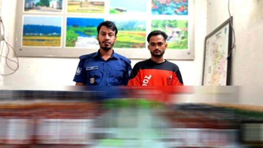 জৈন্তাপুরে অটোরিকশাসহ ৯৬ বোতল মদ জব্দ ,চালক গ্রেফতার