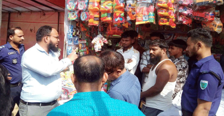 অবৈধ বাণিজ্য মেলার ৫ আয়োজককে কারাদণ্ড, গুঁড়িয়ে দেওয়া হলো স্টল