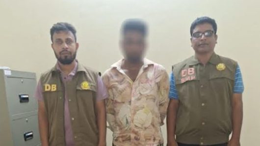 জাফলং থেকে ছেড়ে আসা বাসে যা পেল পুলিশ